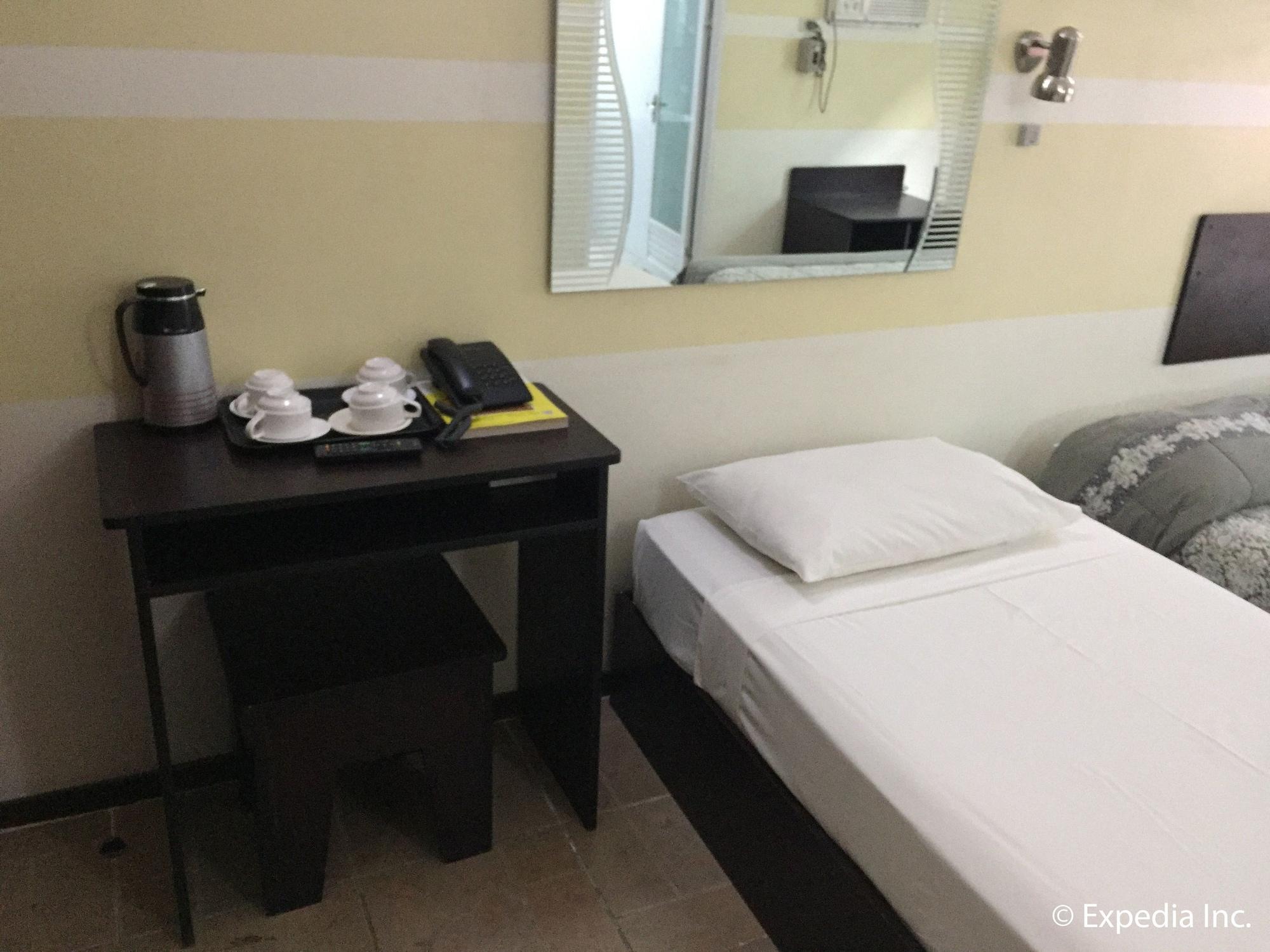 Metro Park Hotel Mandaue Cebu Екстериор снимка