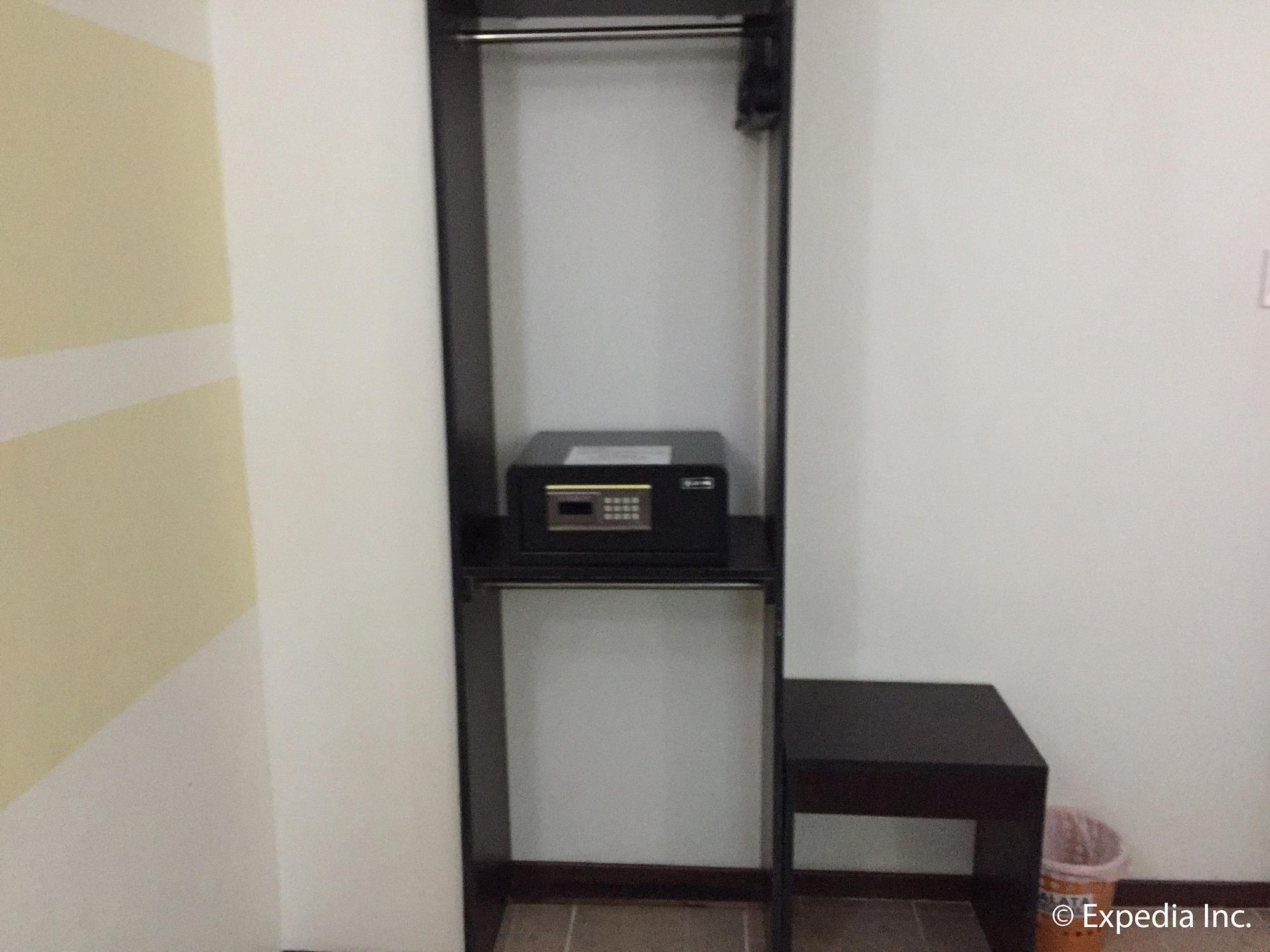 Metro Park Hotel Mandaue Cebu Екстериор снимка